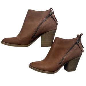 EUC DV Brown Ankle Boots